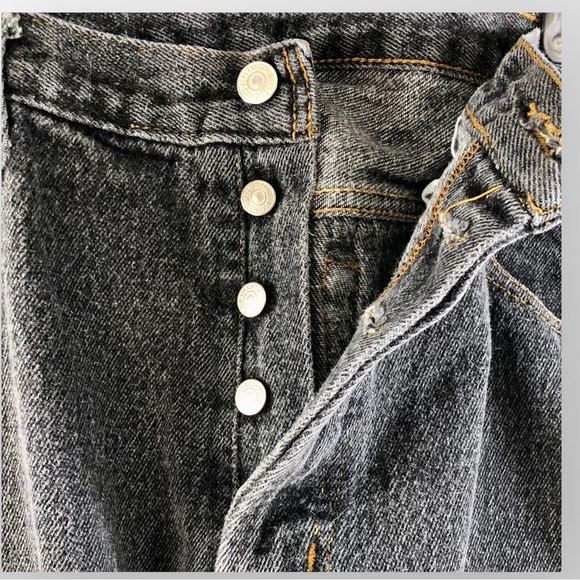 Levi's 501 Men's 38 x 30 Jeans Button Fly Straight Leg Classic Black 5-Pocket - Picture 3 of 9